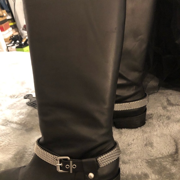 BCBG RIDING BOOTS WITH A WESTERN TWIST - Picture 4 of 5